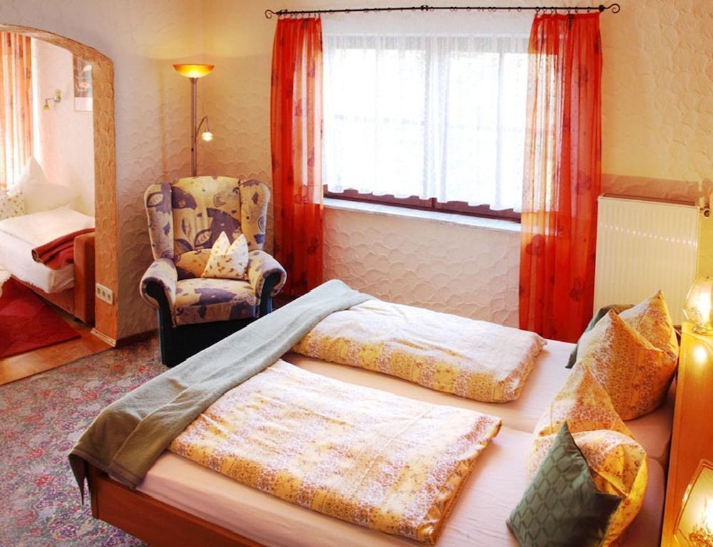 Landhotel Schonblick Bad Herrenalb Ruang foto
